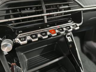 PEUGEOT 2008 usata, con Controllo automatico clima