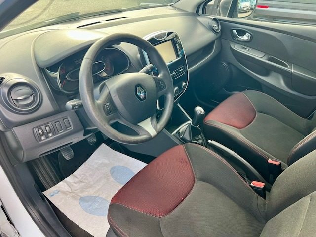 RENAULT Clio usata, con Specchietti laterali elettrici