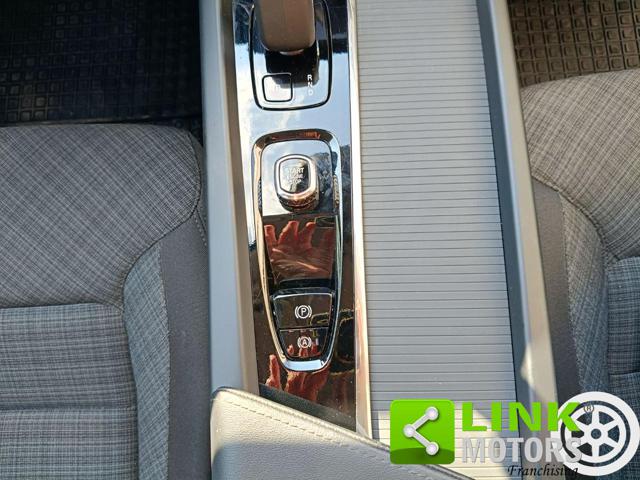 VOLVO XC60 usata, con Sensori di parcheggio posteriori