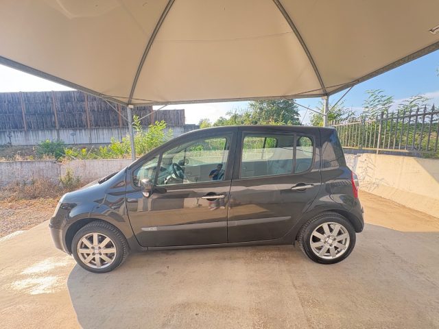 RENAULT Modus usata, con Boardcomputer