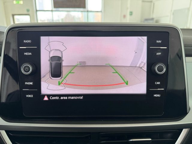 VOLKSWAGEN T-Roc usata, con USB