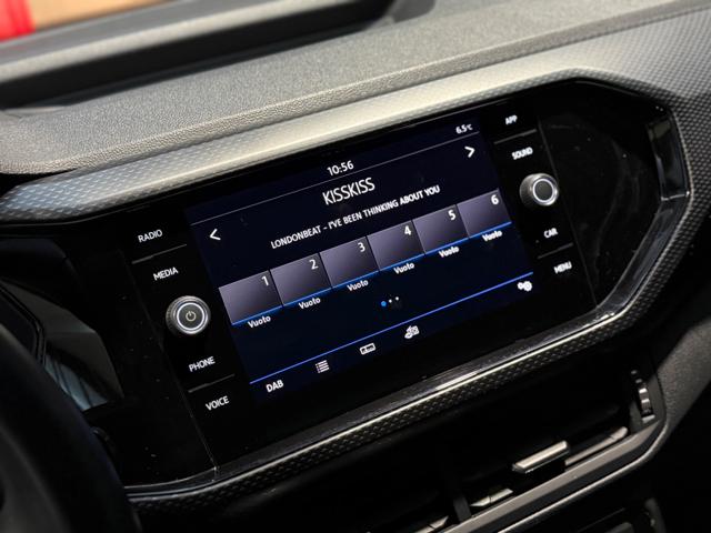VOLKSWAGEN T-Cross usata, con USB
