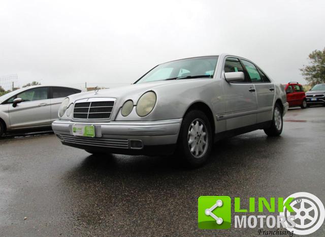 MERCEDES-BENZ E 200 usata, con Airbag