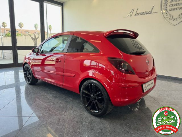 OPEL Corsa usata, con Autoradio