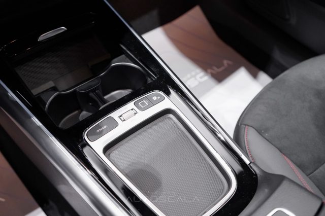 MERCEDES-BENZ GLA 200 usata, con Vivavoce