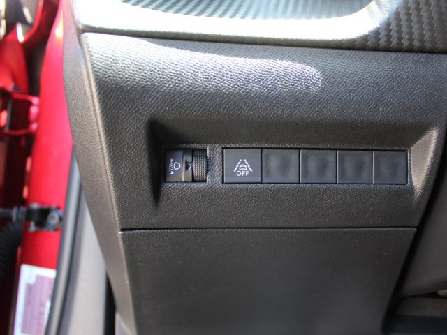 PEUGEOT 2008 usata, con Sensore di luce