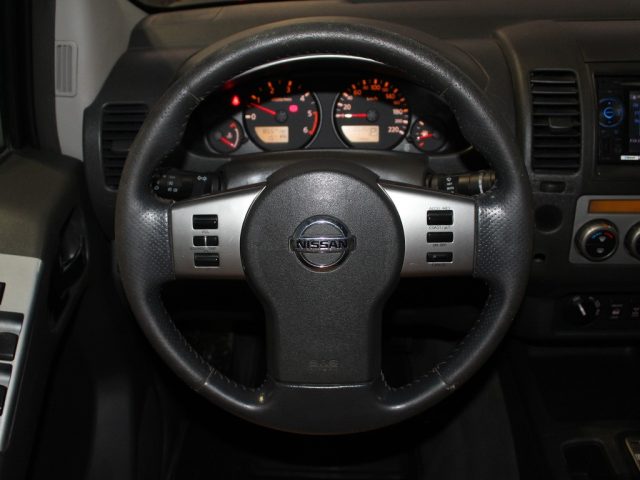 NISSAN Navara usata, con Gancio traino