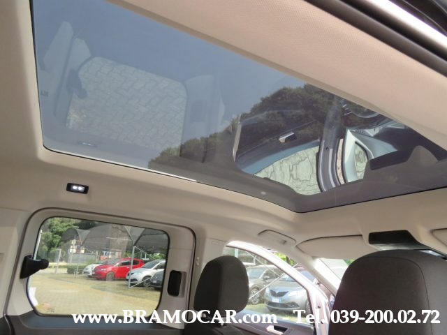 FORD Tourneo Connect usata, con Sensori di parcheggio anteriori