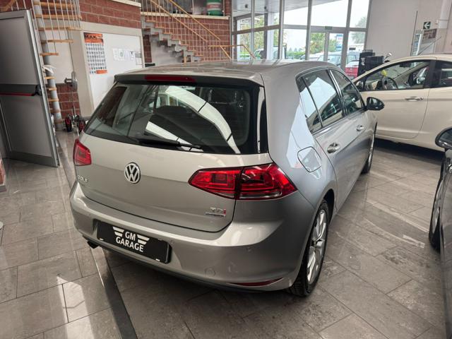 VOLKSWAGEN Golf usata, con USB