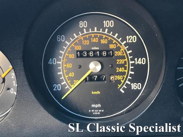 MERCEDES-BENZ SL 560 usata 39