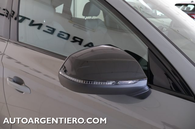 AUDI Q5 usata, con Sensori di parcheggio anteriori