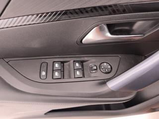 PEUGEOT 2008 usata, con Leve al volante