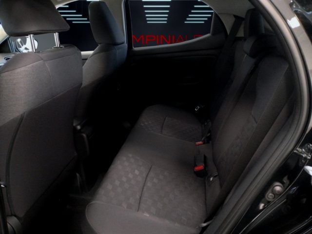 TOYOTA Yaris usata 15