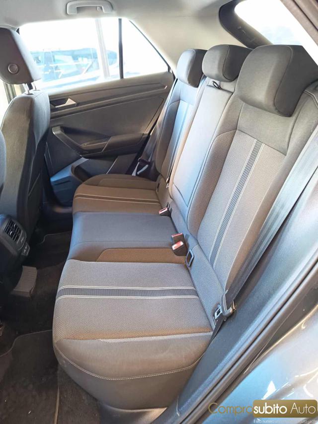 VOLKSWAGEN T-Roc usata, con Autoradio