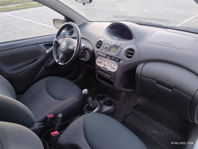 TOYOTA Yaris usata, con Autoradio