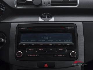 VOLKSWAGEN Passat usata 13