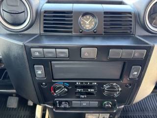 LAND ROVER Defender usata 12