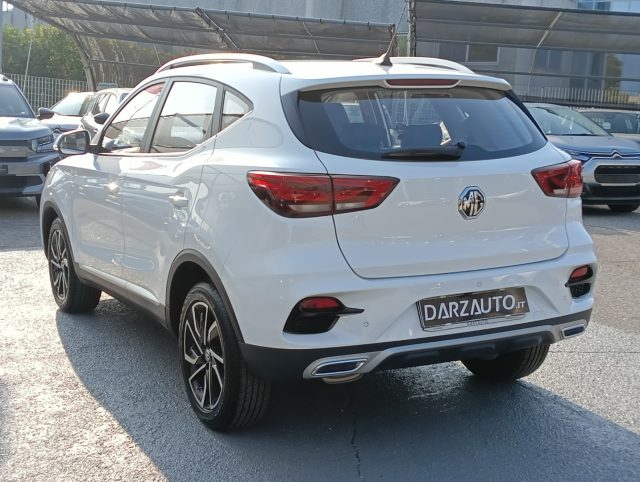 MG ZS usata, con Leve al volante