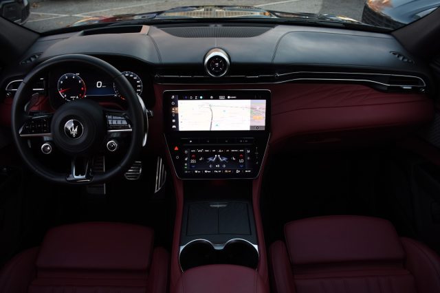 MASERATI Grecale usata, con Tettuccio apribile