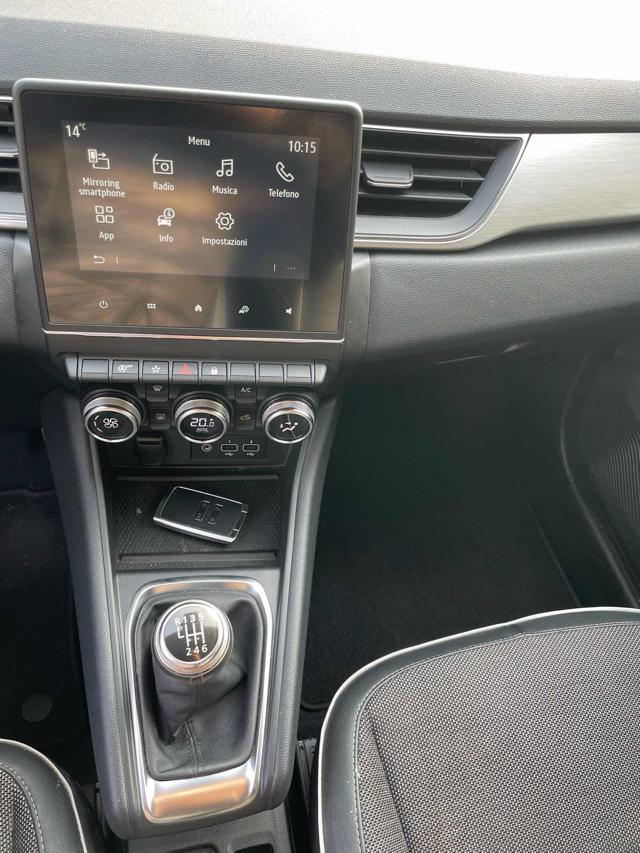 RENAULT Captur usata, con USB