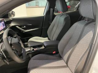 PEUGEOT 2008 usata, con Fari LED