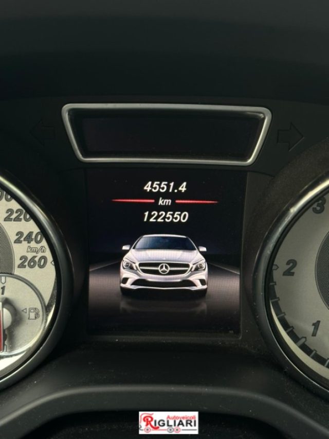 MERCEDES-BENZ CLA 180 usata, con Volante multifunzione