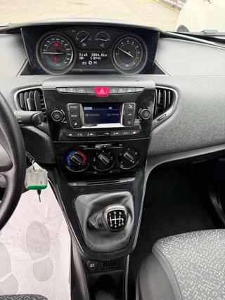 LANCIA Ypsilon usata, con Fendinebbia