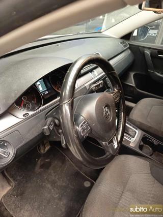 VOLKSWAGEN Passat Variant usata 24