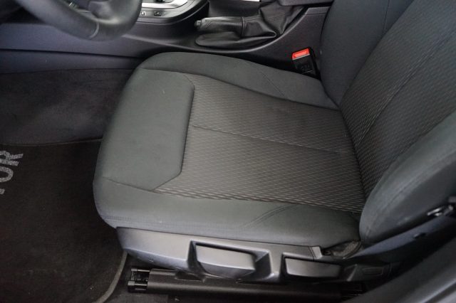 BMW 318 usata, con Bluetooth