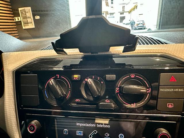 VOLKSWAGEN up! usata, con Vetri oscurati