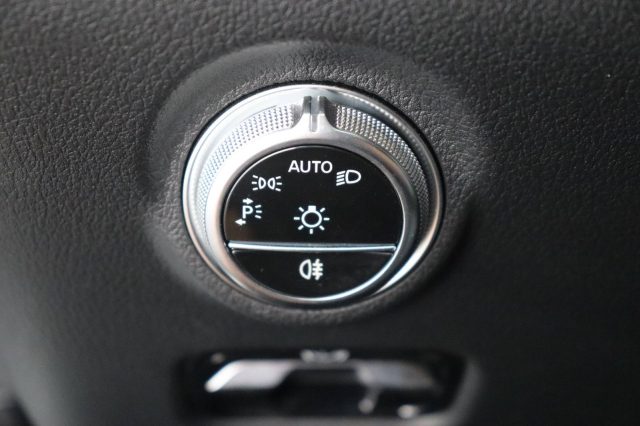MERCEDES-BENZ C 200 usata, con Park Distance Control