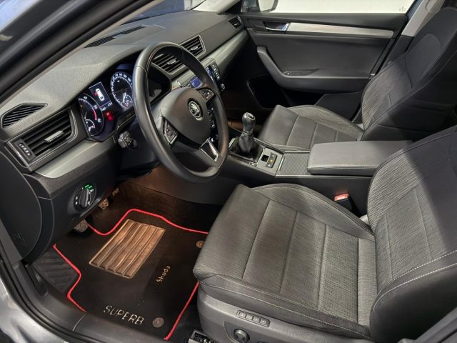 SKODA Superb usata, con Bracciolo