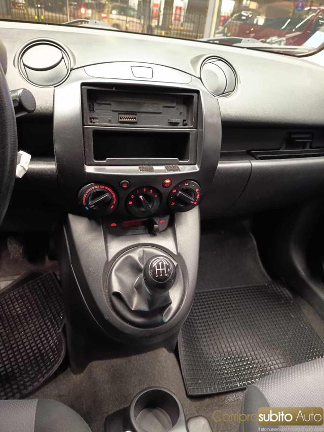 MAZDA 2 usata 16