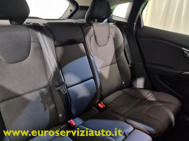 VOLVO V40 Cross Country usata 40