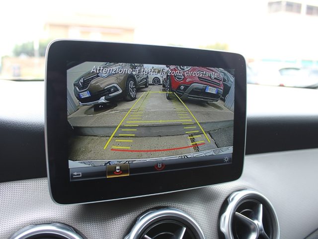 MERCEDES-BENZ GLA 200 usata, con Specchietti laterali elettrici