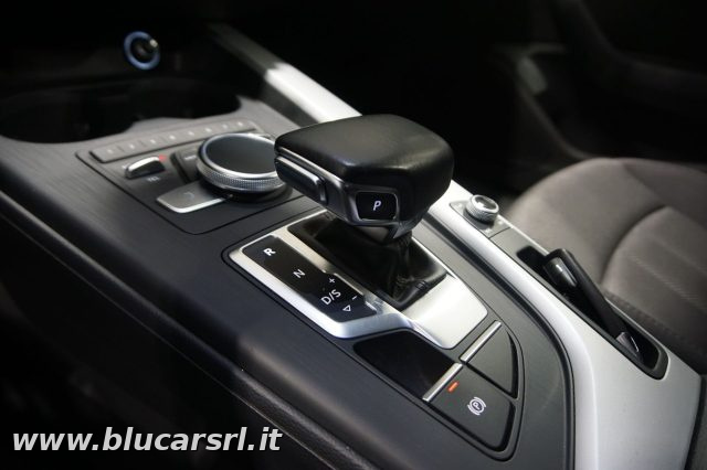 AUDI A4 usata, con Specchietti laterali elettrici