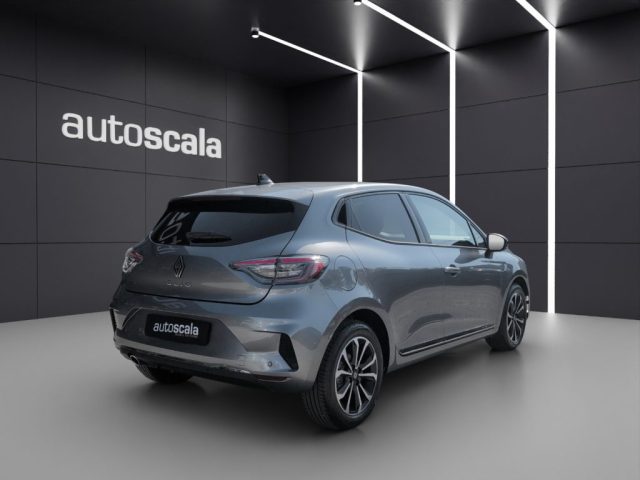 RENAULT Clio usata, con Autoradio