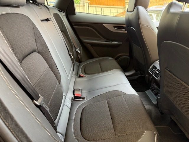 JAGUAR F-Pace usata, con Fari Xenon