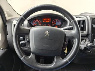 PEUGEOT Boxer usata, con Touch screen