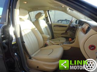 JAGUAR X-Type usata, con Sensori di parcheggio posteriori