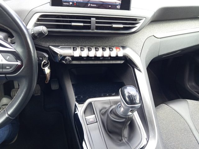PEUGEOT 3008 usata, con Sistema di navigazione