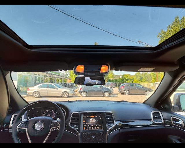 JEEP Grand Cherokee usata, con Autoradio digitale