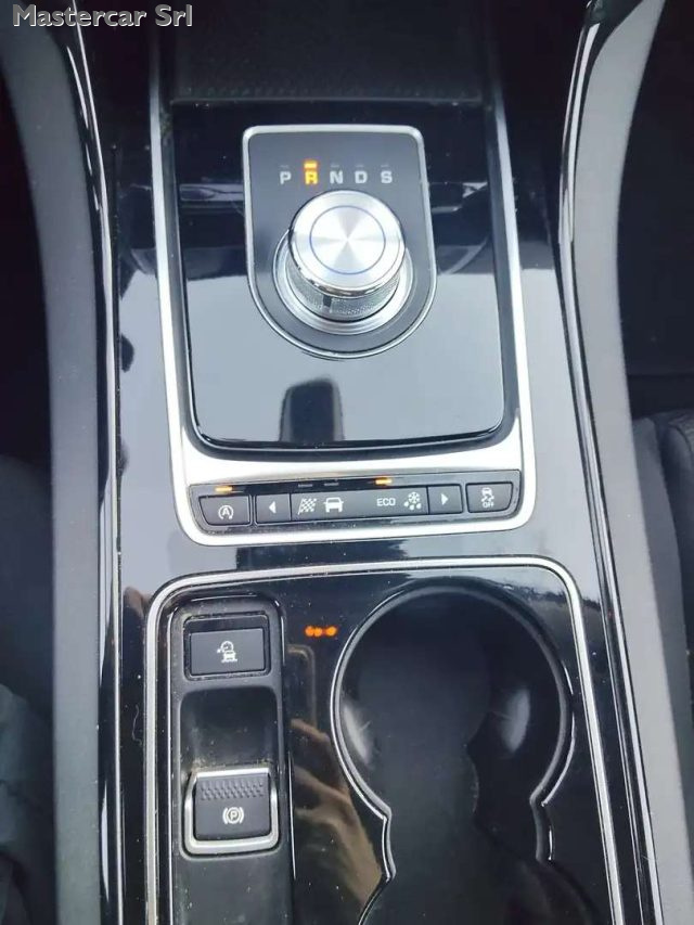 JAGUAR XE usata, con Sistema di navigazione