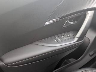 PEUGEOT 2008 usata, con Sensore di luce