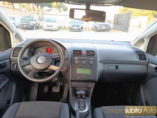 VOLKSWAGEN Touran usata 23