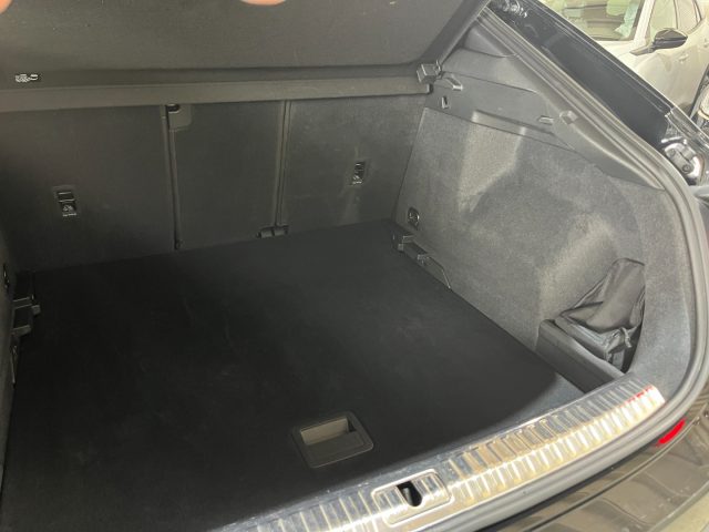 AUDI Q3 usata, con Volante in pelle