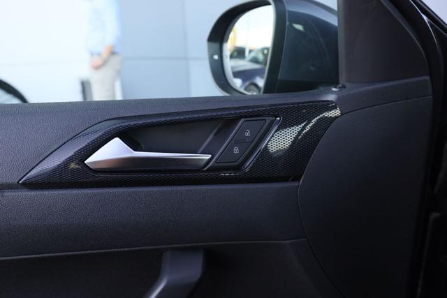 VOLKSWAGEN Taigo usata, con Isofix