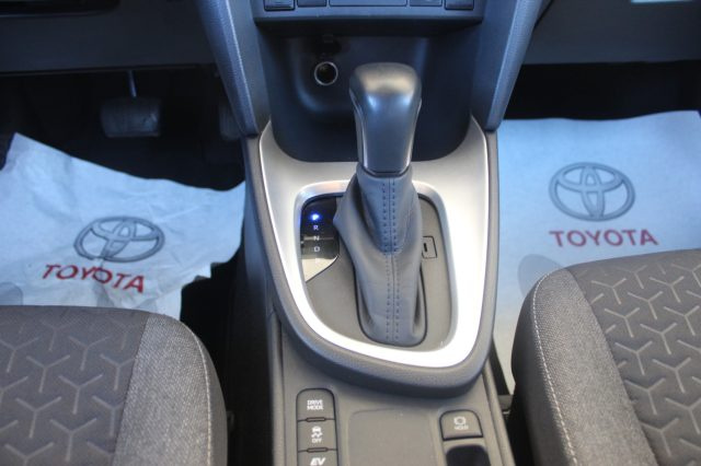 TOYOTA Yaris Cross usata, con Autoradio digitale