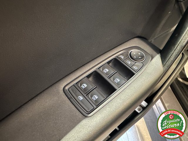 RENAULT Captur usata, con Sistema di navigazione