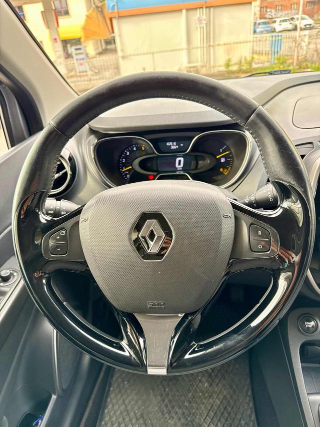 RENAULT Captur usata, con USB